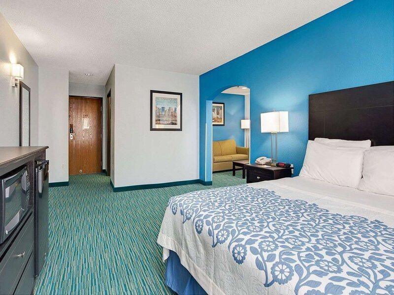 Microtel Inn & Suites By Wyndham Garland/Dallas Exterior foto